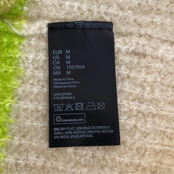 H&m x Kangol Fuzzy Striped Oversized Sweater Size Medium - Picture 9 of 13